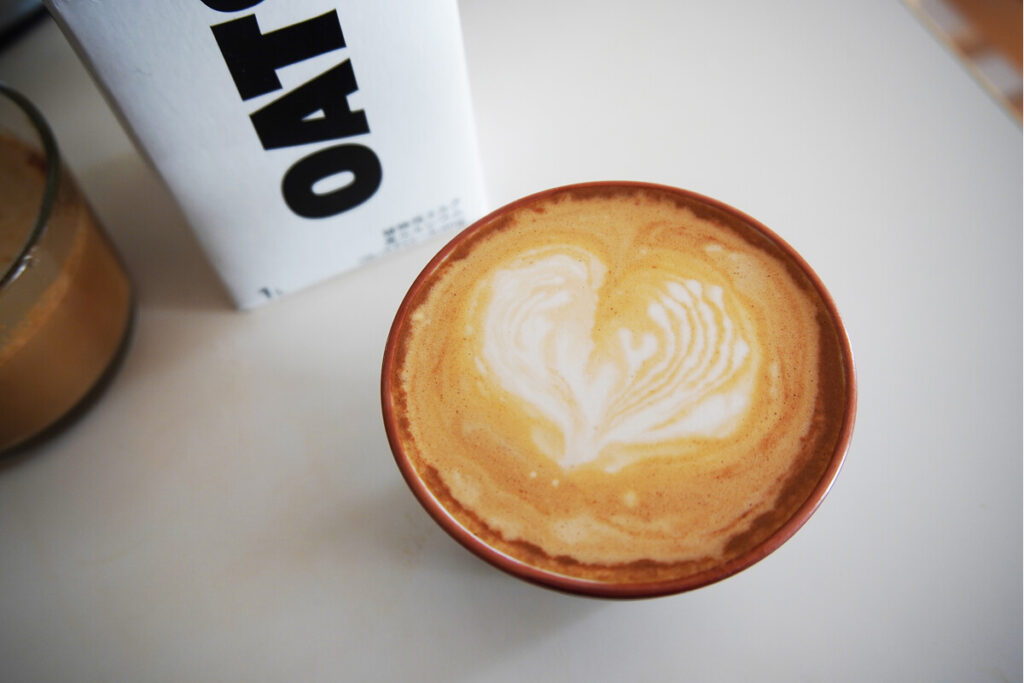 ODDLY GOODとOATSIDEとalproを比較した時に作ったOATSIDEのオーツミルクラテ